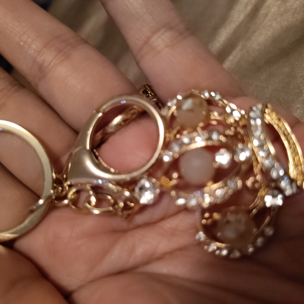 Gold and Crystal Keychain - Picture 2 of 3
